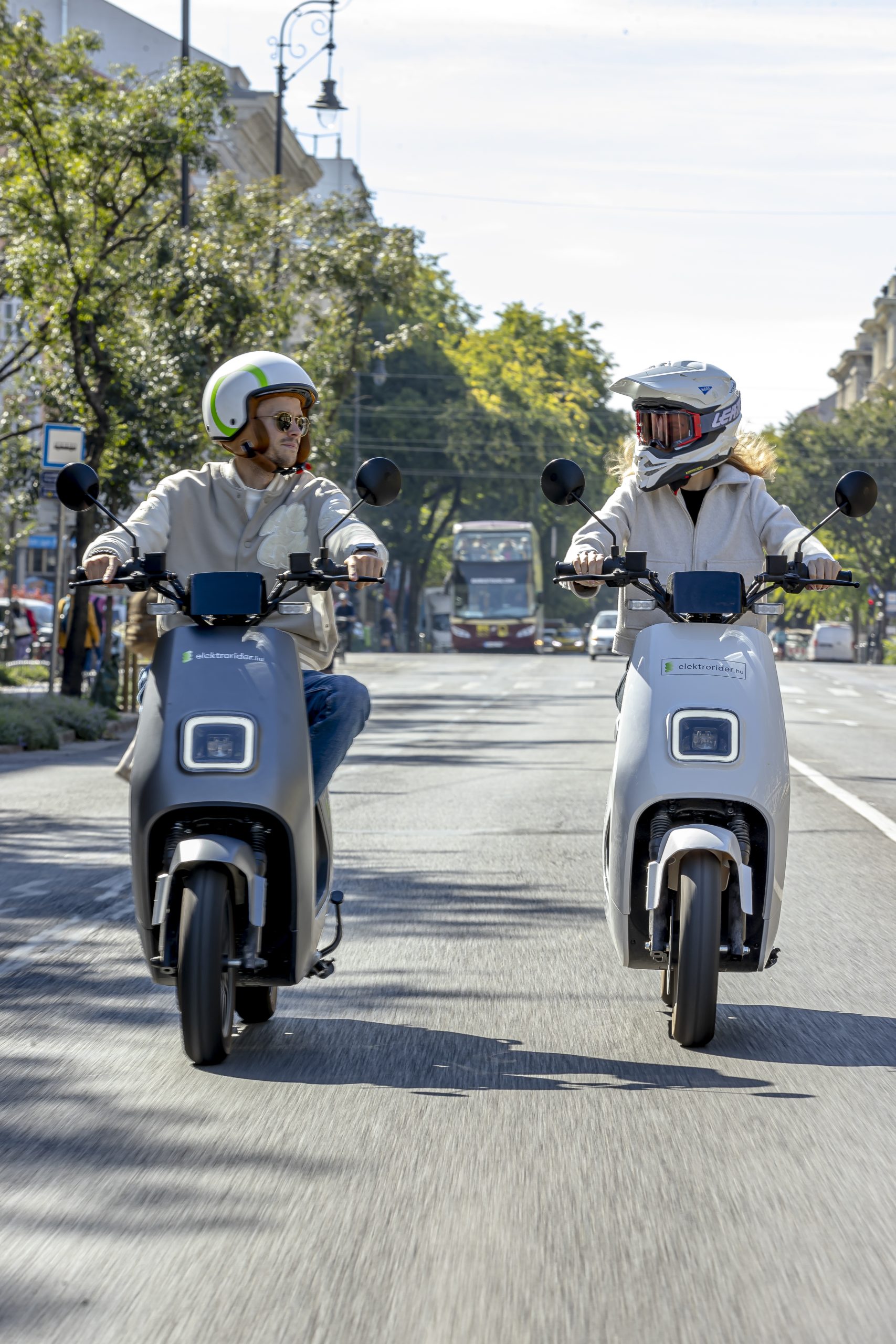 Elektromos robogóval Budapesten