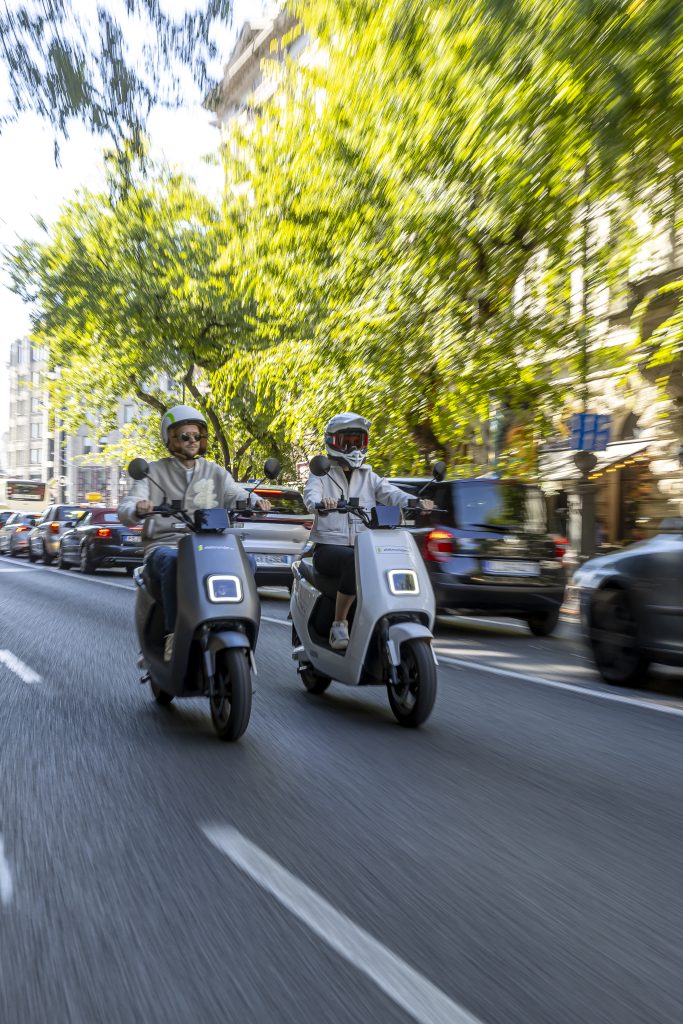 Elektromos robogóval Budapesten